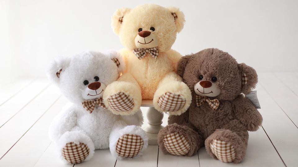 Children’s toy packer in the UK (Fleetwood)