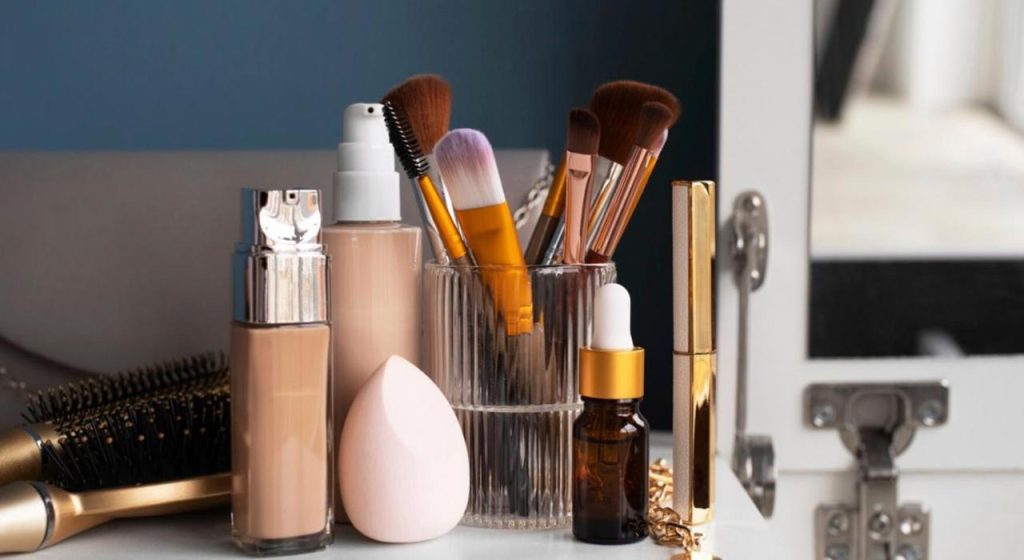 Cosmetics packer in Estonia (Tallinn)