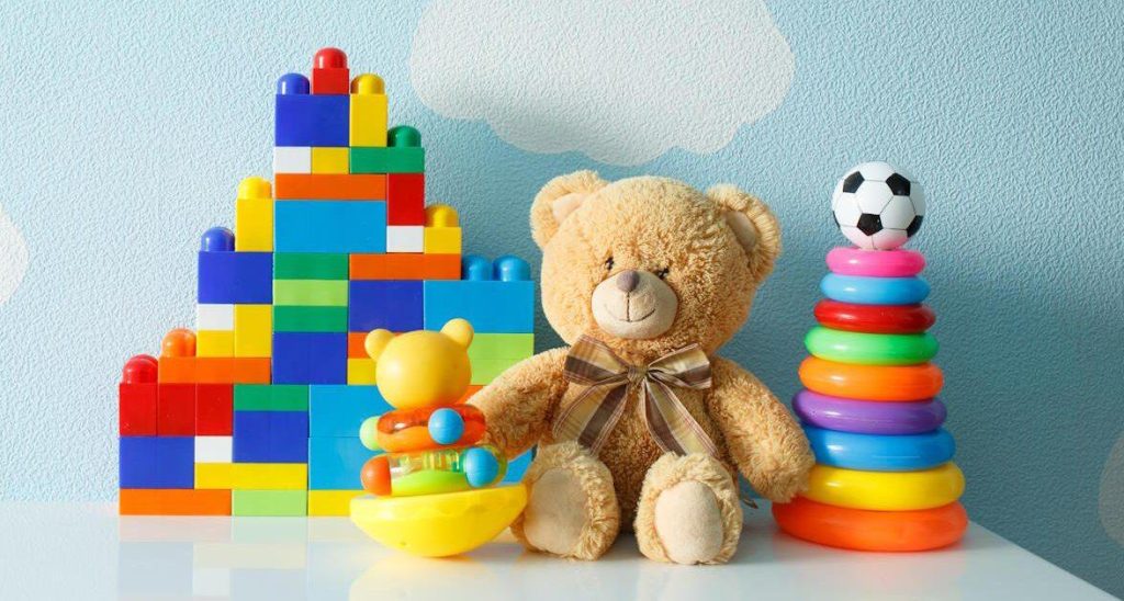 Toy packer in Croatia (Gornja Zdenčina)