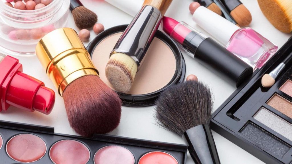 Cosmetics Packer in Spain (Barcelona)