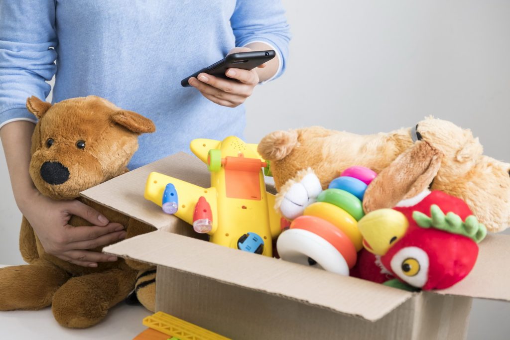 Packager of children’s toys for a warehouse in Gdańsk (Poland)